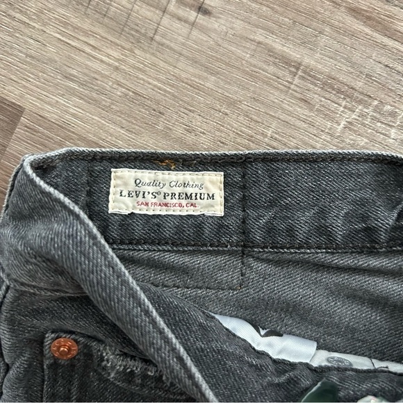 LEVIS Gray Waterless 501 button fly Denim Cutoff Shorts Women Size 28 - Picture 3 of 6